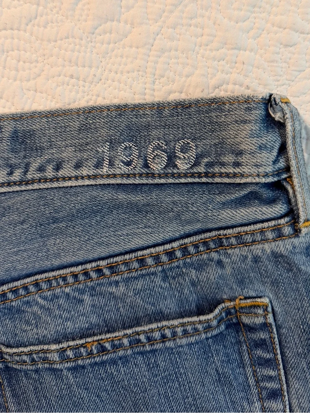 Gap 1969 Easy Fit Jeans | Size 34x30 | Light Wash Denim